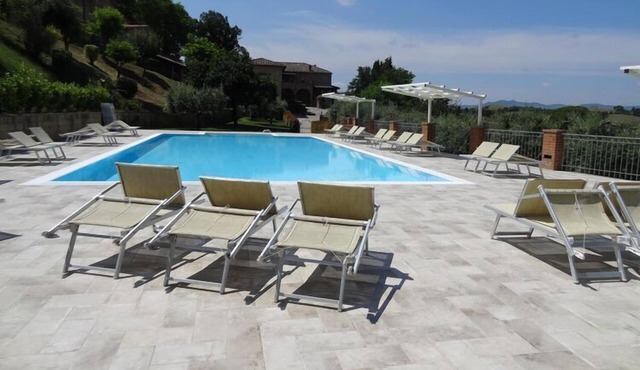 Apartment near Volterra with panoramic views