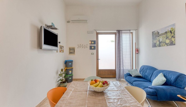 Apartment 'Pamela' with Private Terrace, Wi-Fi and Air Conditioning