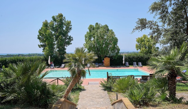 Apartment 'Poggio alle Forche - Sole' with Shared Pool, Shared Garden and Wi-Fi