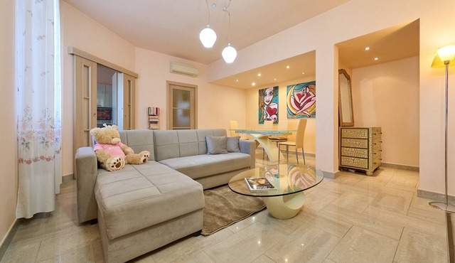 Apartment 'Rosamare - Follonica' with Sea View, Wi-Fi and Air Conditioning