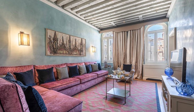 Apartment Sienna - Four Bedroom Villa, Sleeps 8