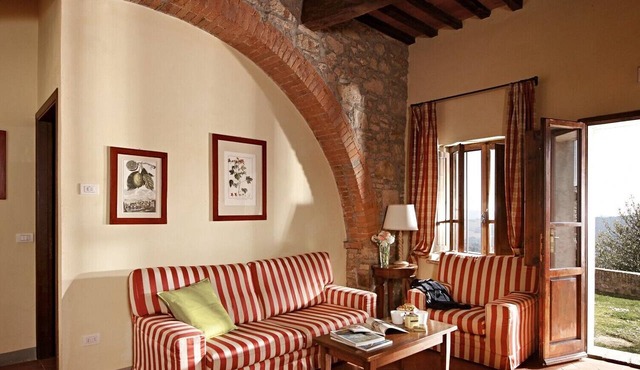Arco - Panoramic Apartment with Pool near San Gimignano in Gambassi Terme