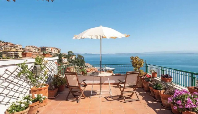 Argentario Penthouse with terrace overlooking the sea