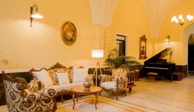 Ashian Palace - Apartment 6