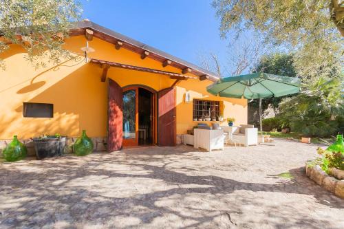 Aspromonte Yellow House