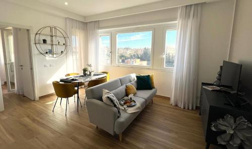 Attico con Terrazza Panoramica e Box Privato vicino Ponte Milvio