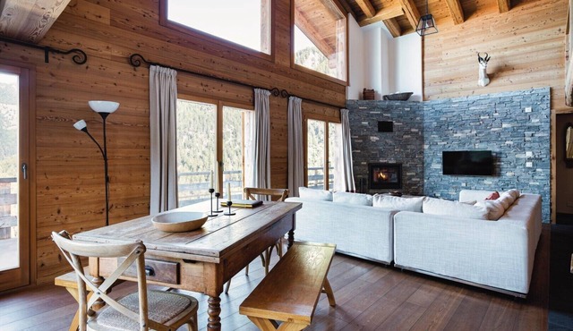 Authentic Swiss Spa Chalet Hot Tub & Sauna in Riddes