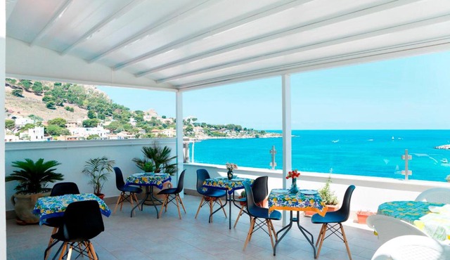 B&B Una Terrazza sul Golfo di Sferracavallo
