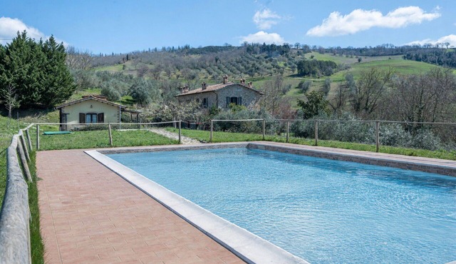 Beautiful apartment in villa with WIFI, pool, A/C, TV, patio, pets allowed and panoramic view