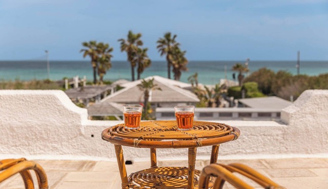 Beautiful comfy villa few steps from the beach in Monopoli, 2 br/bth, 4 guests.