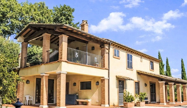 Beautiful private villa for 12 people with private pool, A/C, WIFI, TV, patio and pets allowed