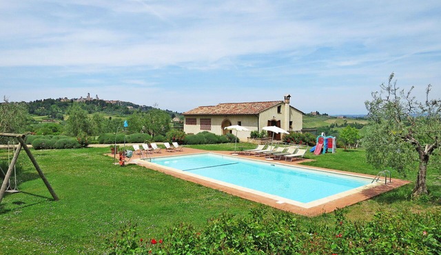 Beautiful private villa with A/C, WIFI, private pool, TV, terrace, pets allowed and panoramic view in Santa Lucia