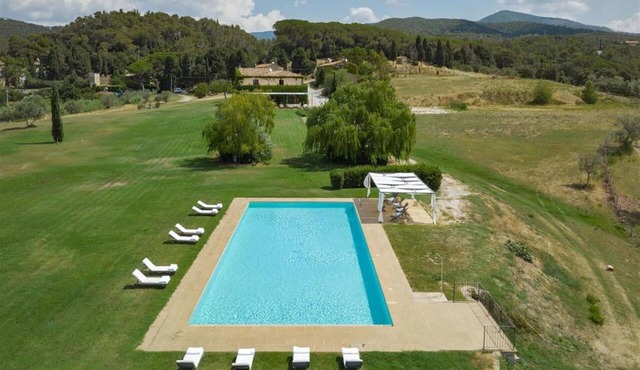 Beautiful private villa with private pool, A/C, WIFI, TV, pets allowed and panoramic view