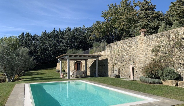Beautiful private villa for 8 people with A/C, private pool, WIFI, TV, veranda and panoramic view