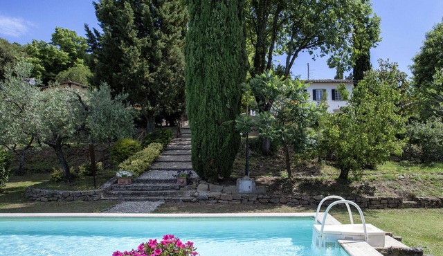 Beautiful private villa for 14 people with private pool, A/C, WIFI, TV and pets allowed