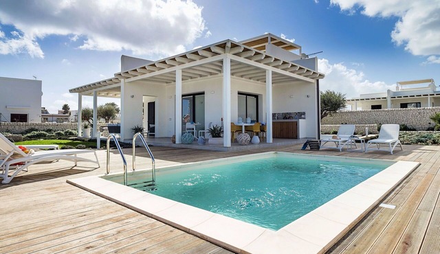 Beautiful private villa for 6 people with private pool, A/C, WIFI, TV, terrace and panoramic view