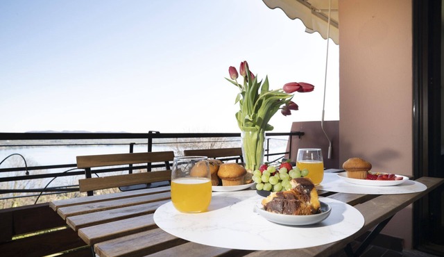 Blue Horizon - pools, terrace and lakes view in Lesa