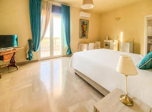 Blue Room - Camera Matrimoniale con Garage Privato
