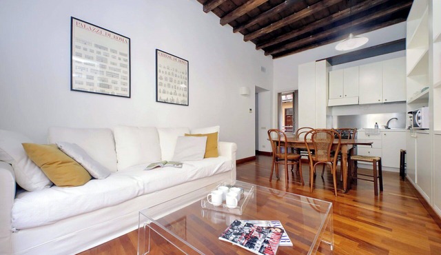 Campo de fiori 2 bedrooms apt