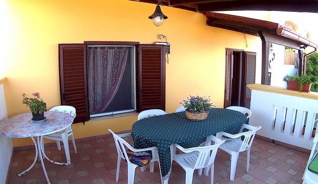 Carrube House, in Andrano offers a terrace and sea views.