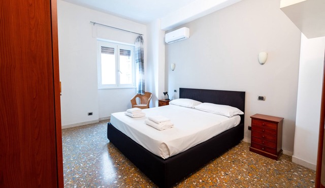 Casa di Cristina - Two Bedroom Apartment, Sleeps 4