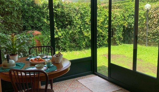 Casa Felice 2 double bedrooms, 2 bathrooms, lake view, garden, 5 minutes from downtown