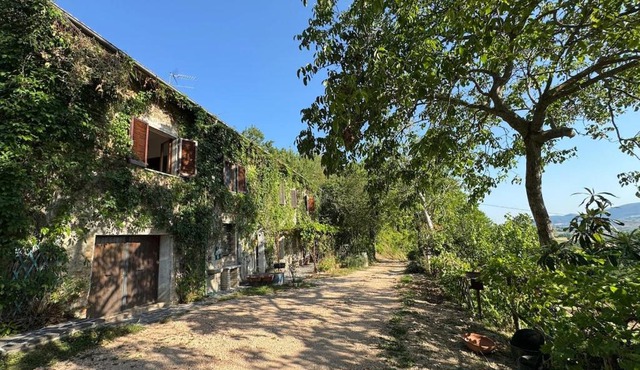 Casa Immersa nel verde in San Severino Marche