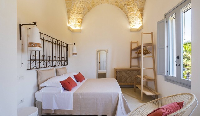 Casa Litarà, Suite Griddha Room with Shared Pool, Wi-Fi & Air Conditioning