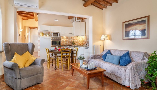 Casa Paradiso – surrounded by greenery, just steps from Lucca in Lucca