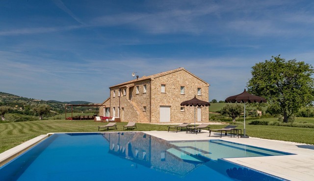 Casale Mignola – A Private Luxury Retreat in the Heart of Italy’s “New Tuscany”