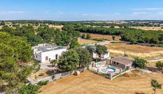 Casolare Di Puglia with private Pool, Noci, Italy