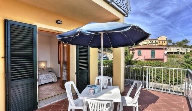 Central location with sea view - Casa Consuelo Apartment 1