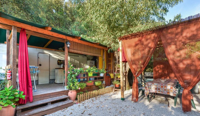 Chalet "nel verde di Cavo" with Wi-Fi & A/C