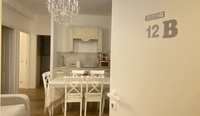 Charming 2-bedroom house in lovely Roma with AC, WiFi