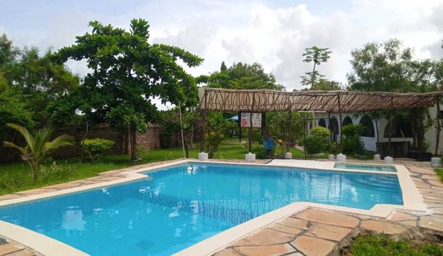 Charming 4 Bedroom bungalow in Highly Sought After Tiwi Beach with pool. in Mombasa
