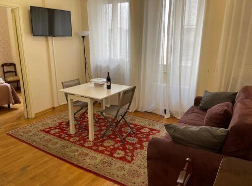 Charming Apartment Near Roman Forum - 60 m²