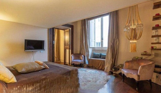 Close to Colosseum and Vatican, wonderful apartment in 17th century building
