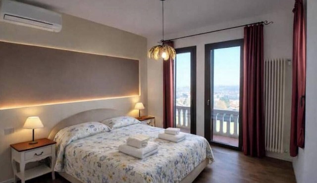 Corina's Place Bologna: A Home with a View
