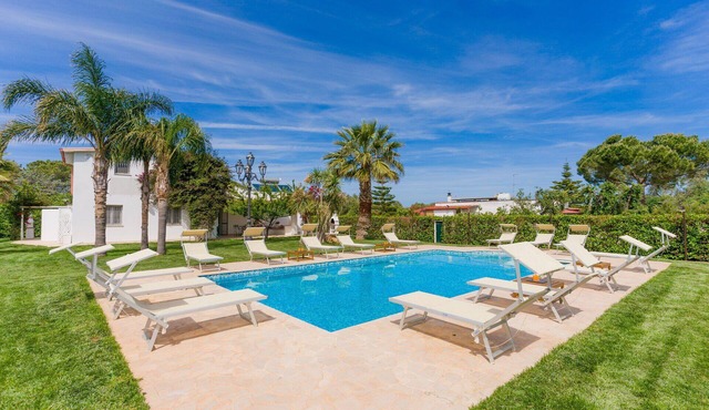 Cosy apartment in villa for 5 guests with pool, WIFI, A/C and TV, close to Ostuni