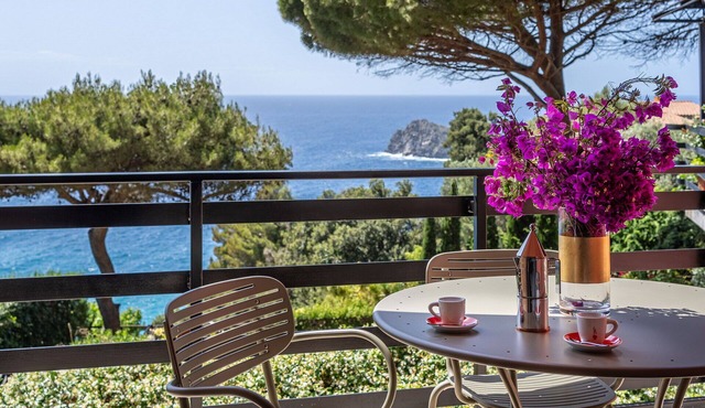 Cosy apartment for 4 people with WIFI, A/C, pool, TV, balcony and panoramic view
