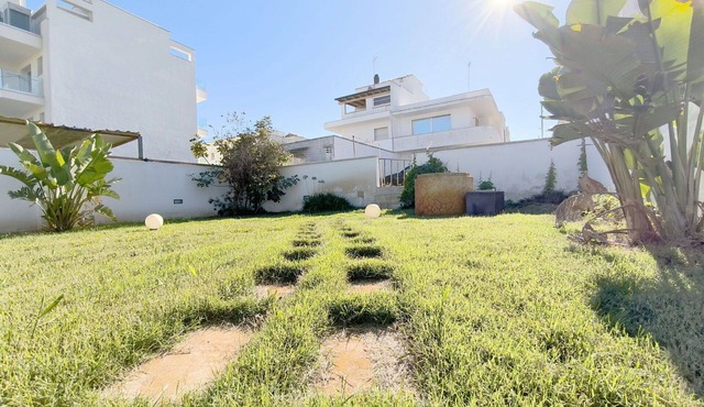 Cosy apartment for 5 guests with A/C, patio and pets allowed