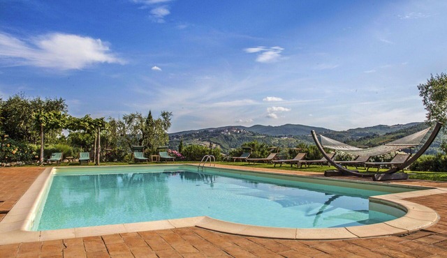 Cosy apartment for 6 people with WIFI, pool, TV, patio, pets allowed and panoramic view