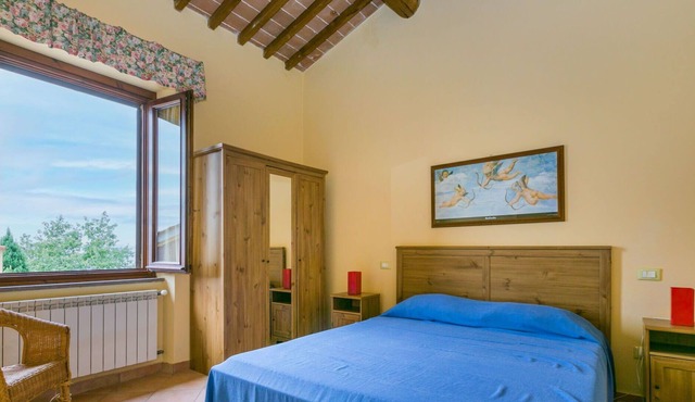 Cosy apartment with WIFI, pool, TV, terrace, pets allowed, panoramic view and parking
