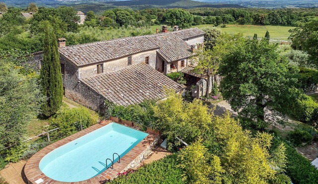 Country House/Farm House in Monteriggioni with 6 bedrooms sleeps 12