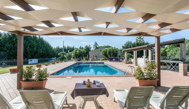 Cozy home in Grammichele with swimming pool