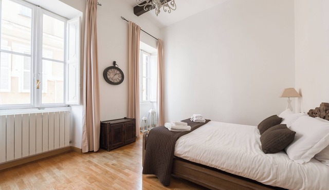 Croce Palace unit 6 - near Piazza di Spagna