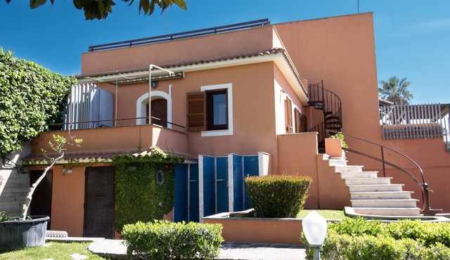 Dependance in Villa Liberty - 1 min from the beach!