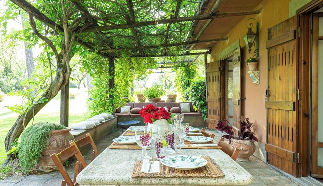 Designer villa with views over Tiber Valley