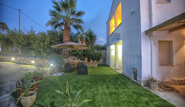 Detached villa, just 5 minutes from the beach in Ribera
