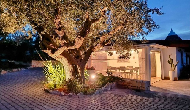 Dimora del Fragno – Trullo, garden and relax 5 minutes from the Castellana Caves